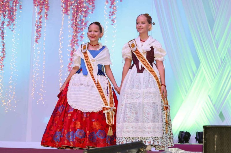 GALERIA de FOTOS d’una PRESENTACIÓ de les FESTES de JULIOL de PEDREGUER molt MUSICAL GALERIA de FOTOS d’una PRESENTACIÓ de les FESTES de JULIOL de PEDREGUER molt MUSICAL